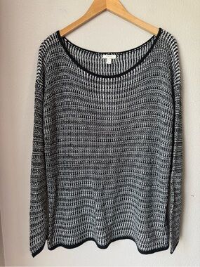 Soft Joie Black and White Women's Size XS Long Sleeve Crew Neck Knitted Sweater